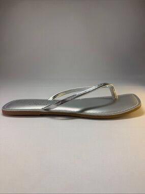 BEACH by Matisse Metallic Silver Square Toe Thong Sandals New